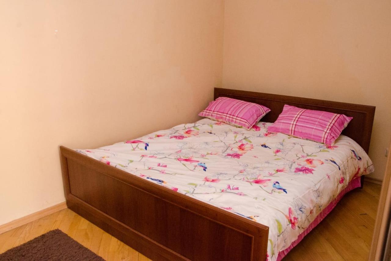 Svobody Avenue Apartment Лвив Екстериор снимка